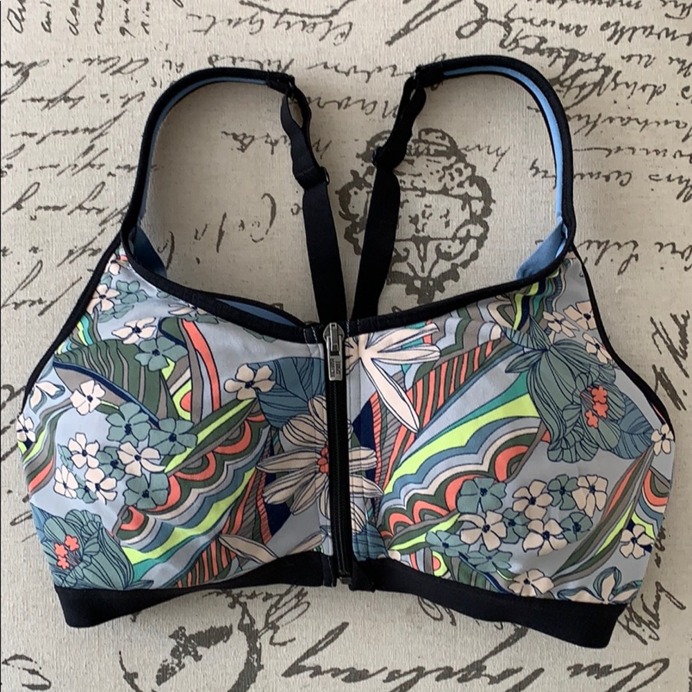 Victoria Secret VSX Front closure sports bra